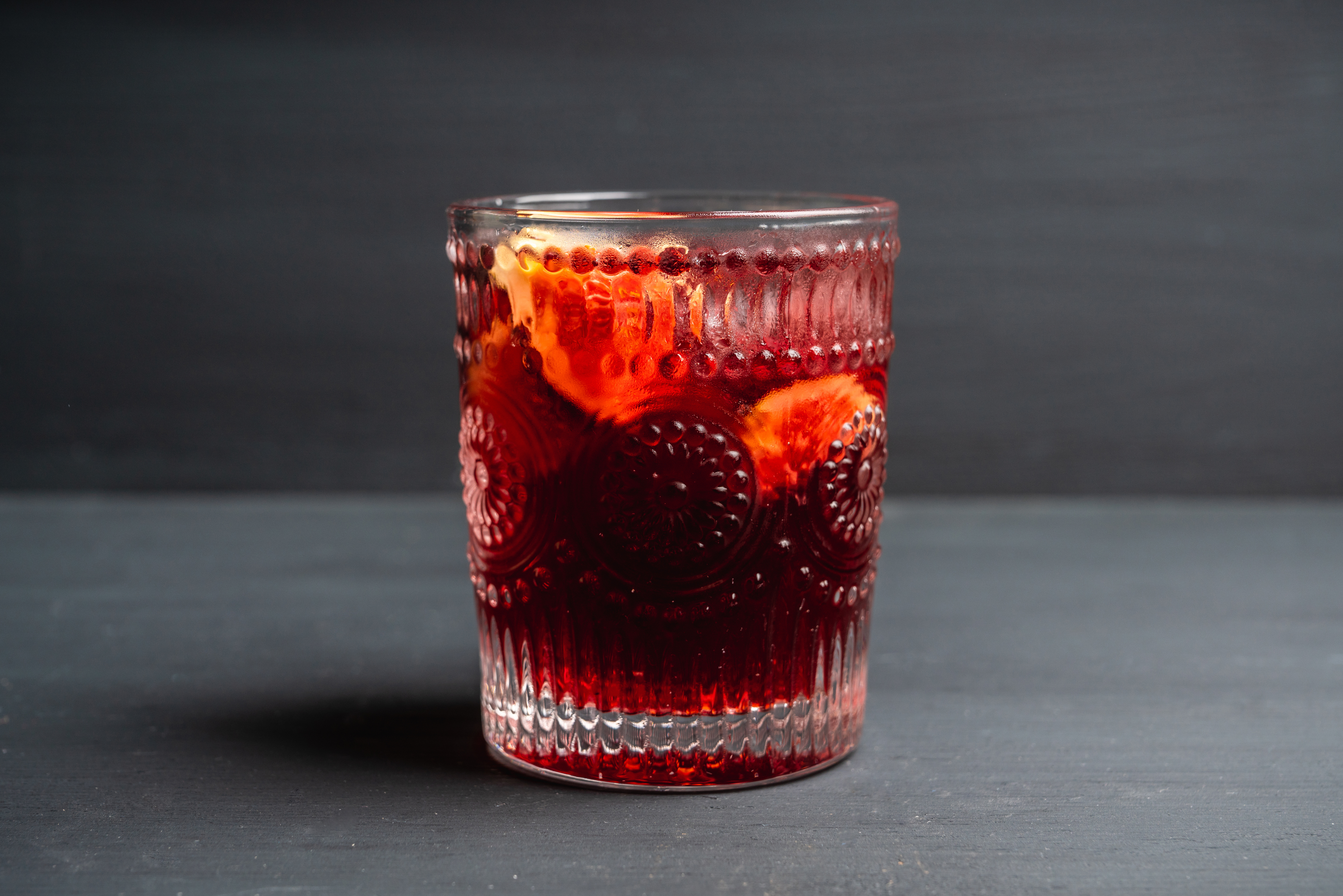 Descubre el Coctel Negroni: Historia, Receta y Secretos para un Sabor Inigualable